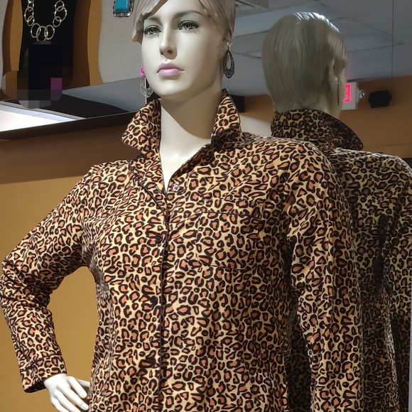 WHITE MARK Ladies Brown Animal Print Lounge Wear Size M 28.5 Inseam - Picture 2 of 7